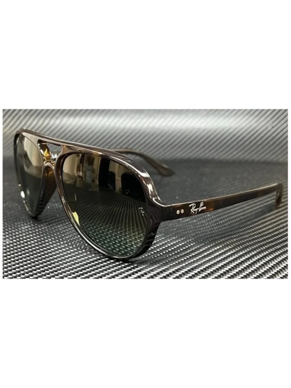 New Ray-Ban Men  Sunglasses --